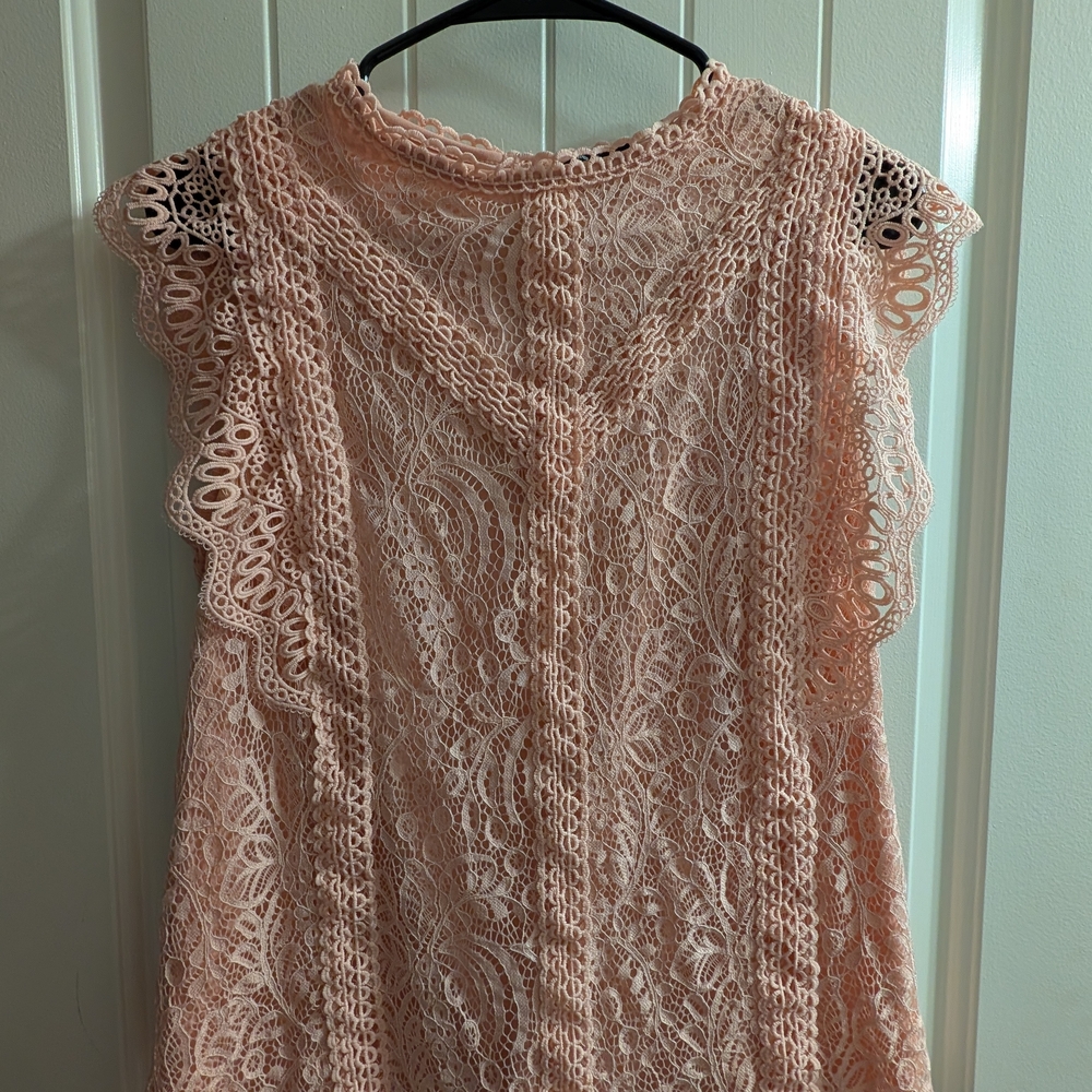Cable & Gauge Peach Lace Shell Top